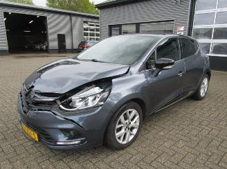 damaged passenger cars Renault Clio 0.9 TCE LIMITED 2018/10