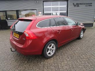krockskadad bil auto Volvo V-60 1.6 D2 2015/3