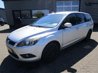 Damaged car Ford Focus wagon 1.6 TDCI Titanium 2010/4