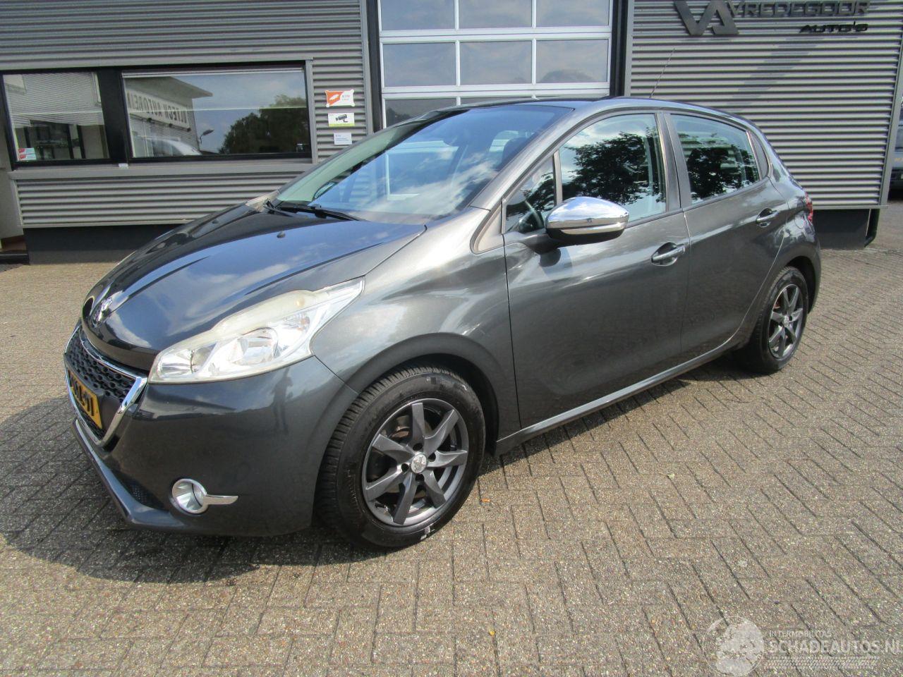Peugeot 208 1.2 VTI Envy 5drs