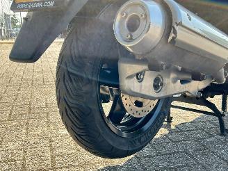 Yamaha X-Max 125  picture 11