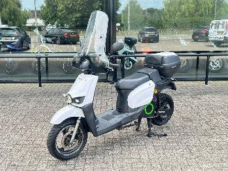 Vaurioauto  scooters Silence  S02 Electric 2018/3