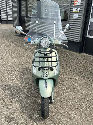 Vespa  Primavera 50 4T picture 8