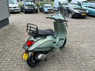 Vespa  Primavera 50 4T picture 3
