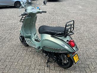 Vespa  Primavera 50 4T picture 5