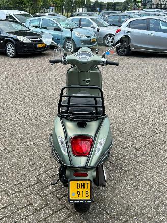 Vespa  Primavera 50 4T picture 4