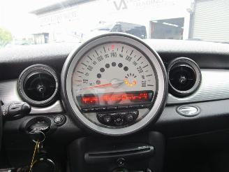 Mini Cooper 1.6 picture 14
