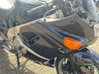 Kawasaki ZZ - R 600  picture 12