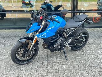 danneggiata motocicli Suzuki  GSX 8S 2025/7