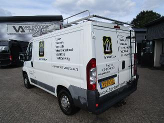 Peugeot Boxer 330 2.2 HDI L1H1 picture 3