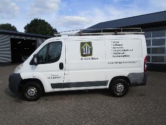 Peugeot Boxer 330 2.2 HDI L1H1 picture 2