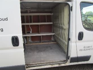 Peugeot Boxer 330 2.2 HDI L1H1 picture 21