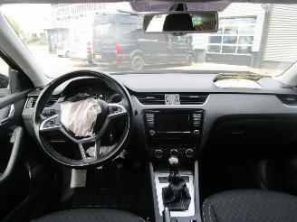 Skoda Octavia combi 1.2 TSI Business picture 9