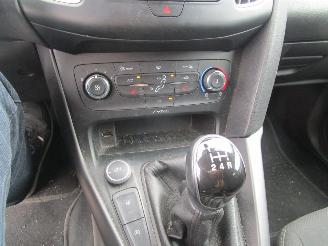 Ford Focus wagon 1.0 EcoBoost Trend Edition picture 14