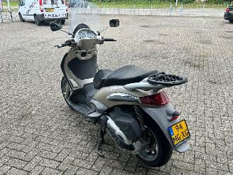 Piaggio Beverly 500  picture 5