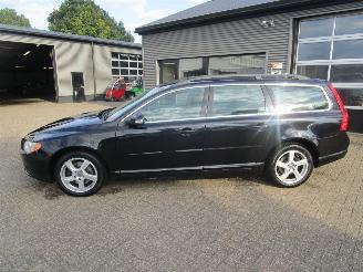 Volvo V-70 2.0 D3 Limited edition picture 2