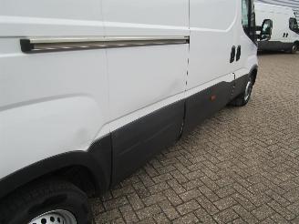 Iveco Daily 35S16V 2.3 410 H2 automaat picture 26