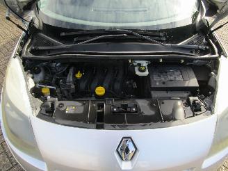 Renault Grand-scenic 1.6 Business 7P picture 18
