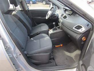 Renault Grand-scenic 1.6 Business 7P picture 3