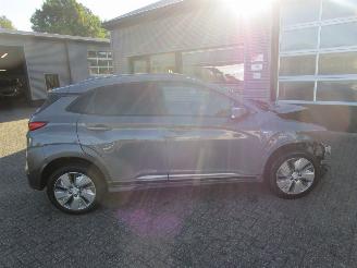 Hyundai Kona EV Comfort 64KWH (GERESEVEERD) picture 2