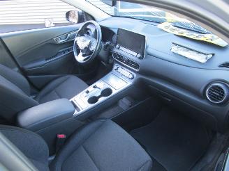 Hyundai Kona EV Comfort 64KWH (GERESEVEERD) picture 10