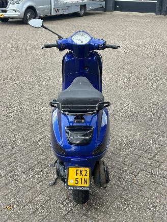 Vespa  LX50 4T picture 4
