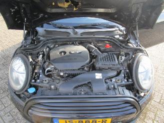 Mini Cooper 1.5 Business picture 21