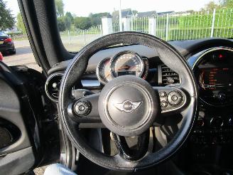 Mini Cooper 1.5 Business picture 16