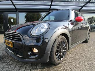 Mini Cooper 1.5 Business picture 8