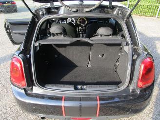 Mini Cooper 1.5 Business picture 20
