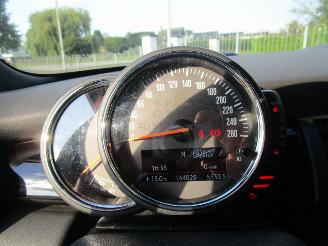 Mini Cooper 1.5 Business picture 17