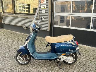 Vespa  LX 50 4T picture 2