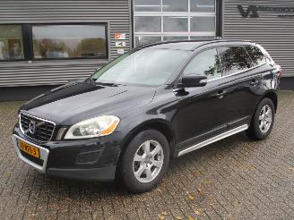 damaged passenger cars Volvo Xc-60 2.0 T Momentum automaat 2011/5