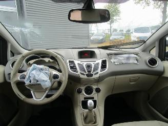 Ford Fiesta 1.25 Ghia 5drs picture 9