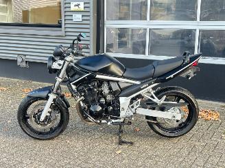 Suzuki Bandit 650 GSF Naked picture 2