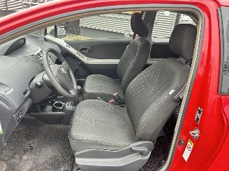 Toyota Yaris 1.0 VVTi + picture 10