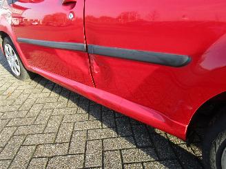 Peugeot 107 1.0-12V XS 5drs picture 20