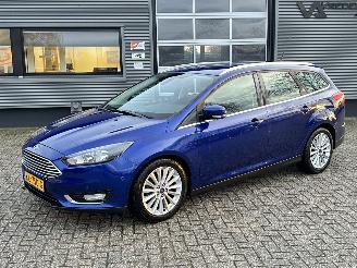 Vaurioauto  passenger cars Ford Focus Wagon 1.0 Titanium 2016/10