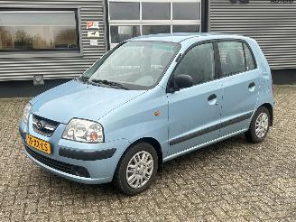 Vaurioauto  passenger cars Hyundai Atos 1.1 i Active Young 2007/10