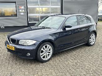krockskadad bil auto BMW 1-serie 120I Anniversary Automaat 2005/10
