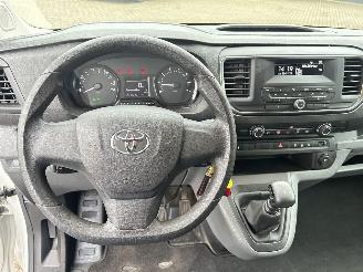Toyota ProAce Shuttle 1.5 D-4D Cool Comfort Medium 9 personen picture 18