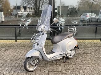 Schade scooter Vespa  Primavera 50 4T 2016/3