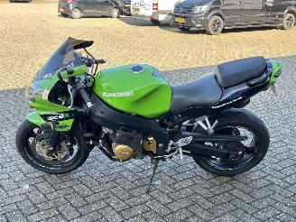 Kawasaki Ninja ZX - 9R  picture 6