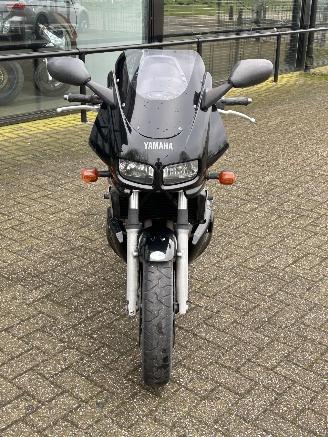 Yamaha FZS 600 Fazer picture 8