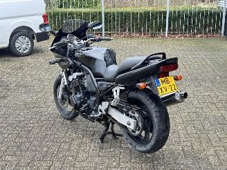 Yamaha FZS 600 Fazer picture 3