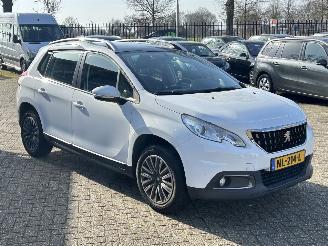 Peugeot 2008 1.2 PureTech Blue Lion picture 7