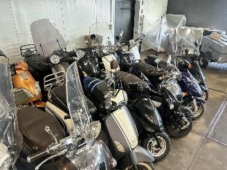 Overige  Partij 58 scooters picture 15