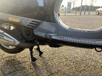 Vespa  LX 50 4T picture 9