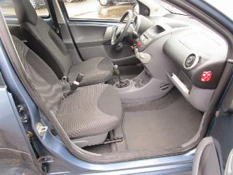 Toyota Aygo 1.0-12V Comfort 5drs picture 3