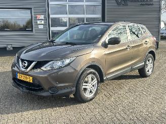 Damaged car Nissan Qashqai 1.2 Acenta 2017/1